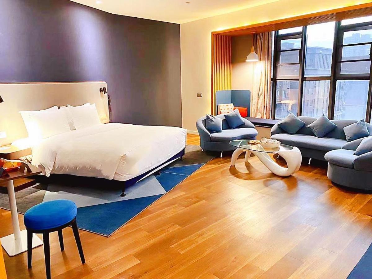 Holiday Inn Express - Wuhan Optical Valley By Ihg Exterior photo