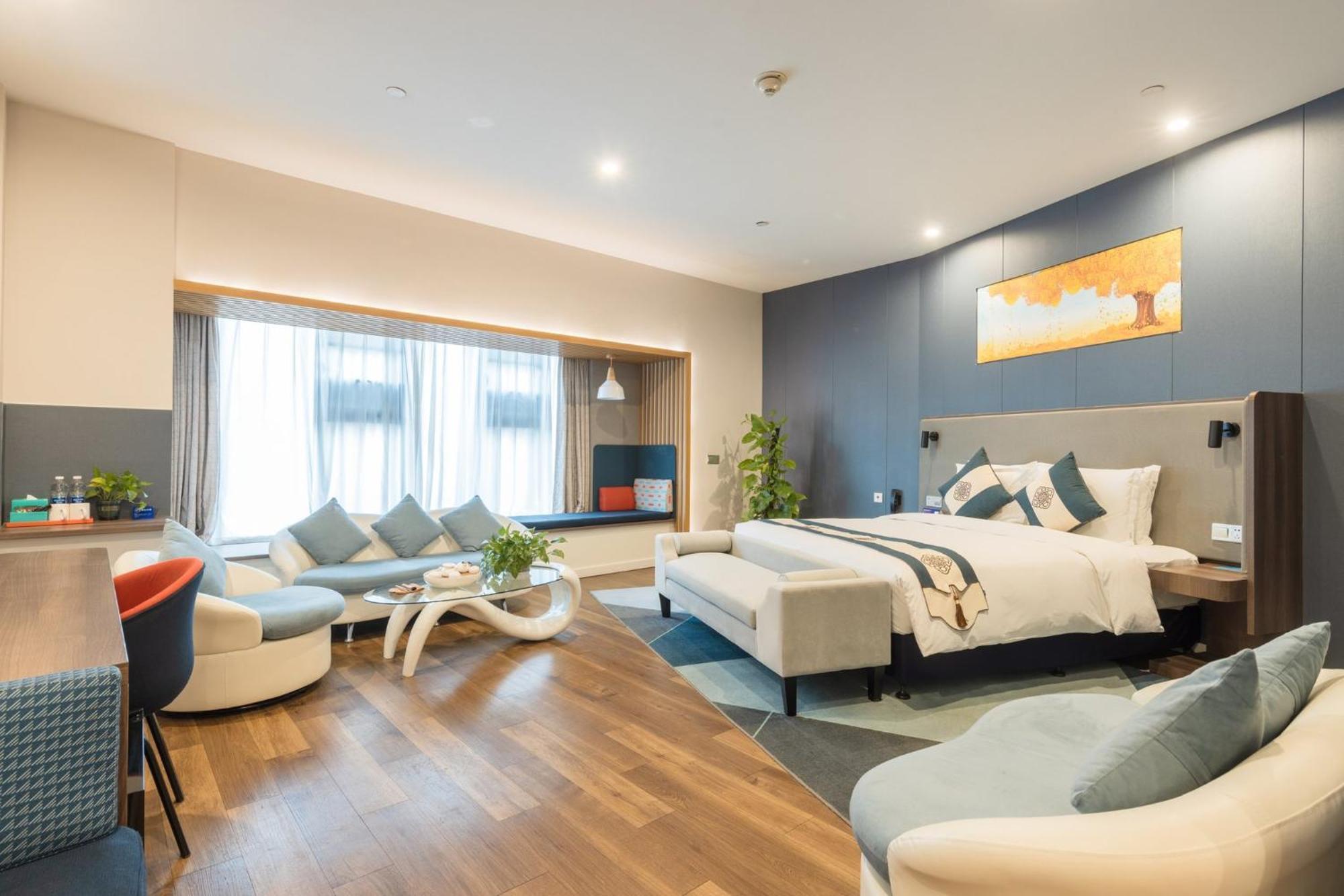 Holiday Inn Express - Wuhan Optical Valley By Ihg Exterior photo